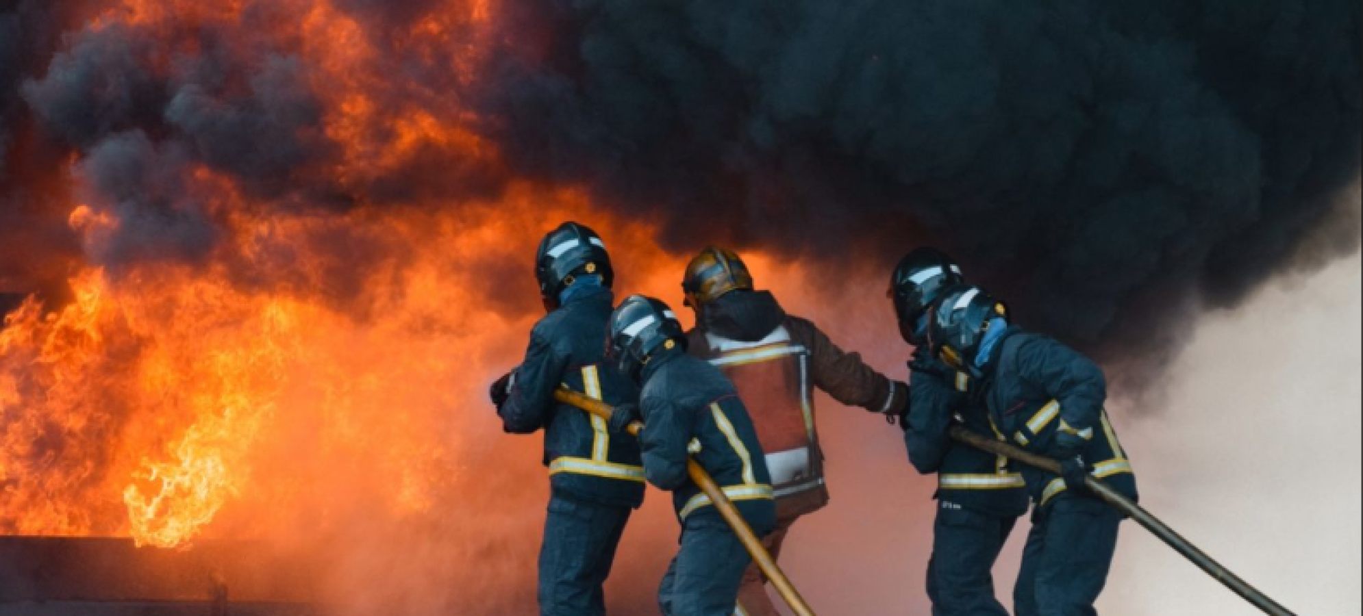 Σαν σήμερα: Η φονική φωτιά στο Ξυλόκαστρο – 2 νεκροί και τεράστια καταστροφή